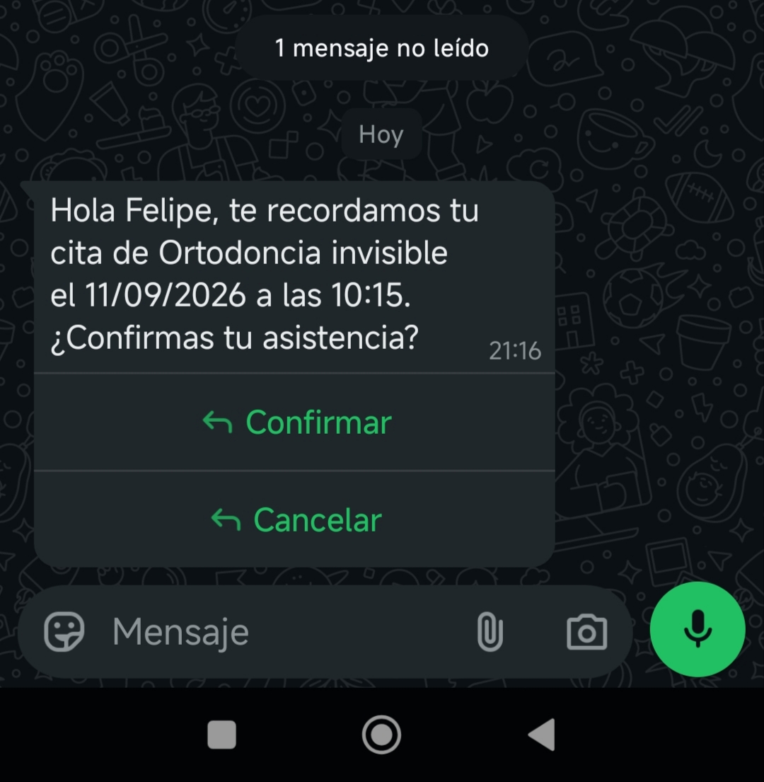 Mensaje de recordatorio de cita por WhatsApp con botones Confirmar y Cancelar